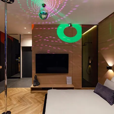 Lupoapartments Z Jacuzzi Pole Dance Leczycka 29 Klimatyzacja Parking Dostep Na Kod Lejlighed *