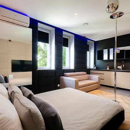 Lupoapartments Z Jacuzzi Pole Dance Leczycka 29 Klimatyzacja Parking Dostep Na Kod * Lodz