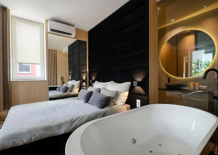 Lupoapartments Z Jacuzzi Pole Dance Leczycka 29 Klimatyzacja Parking Dostep Na Kod