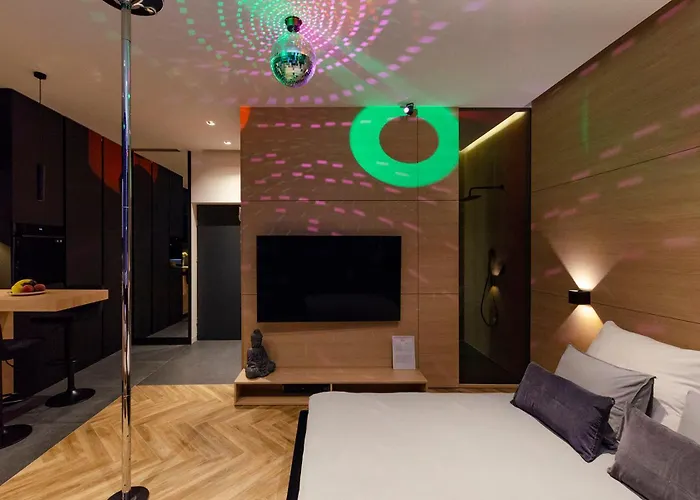 Lupoapartments Z Jacuzzi Pole Dance Leczycka 29 Klimatyzacja Parking Dostep Na Kod Lejlighed *