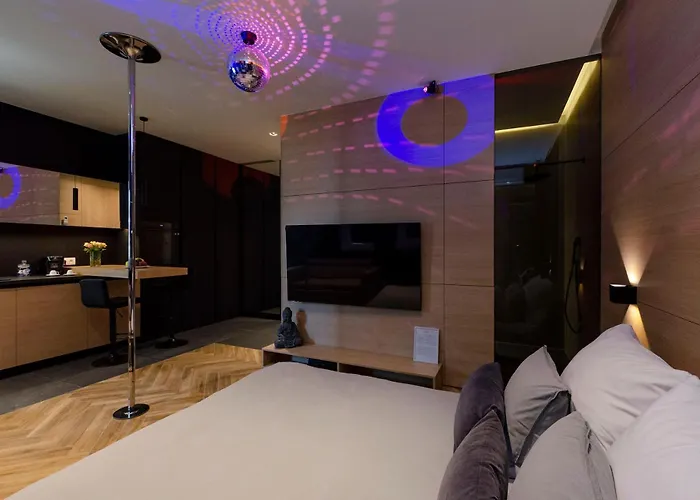 Lejlighed Lupoapartments Z Jacuzzi Pole Dance Leczycka 29 Klimatyzacja Parking Dostep Na Kod