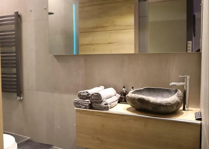 Lupoapartments Z Jacuzzi Pole Dance Leczycka 29 Klimatyzacja Parking Dostep Na Kod *